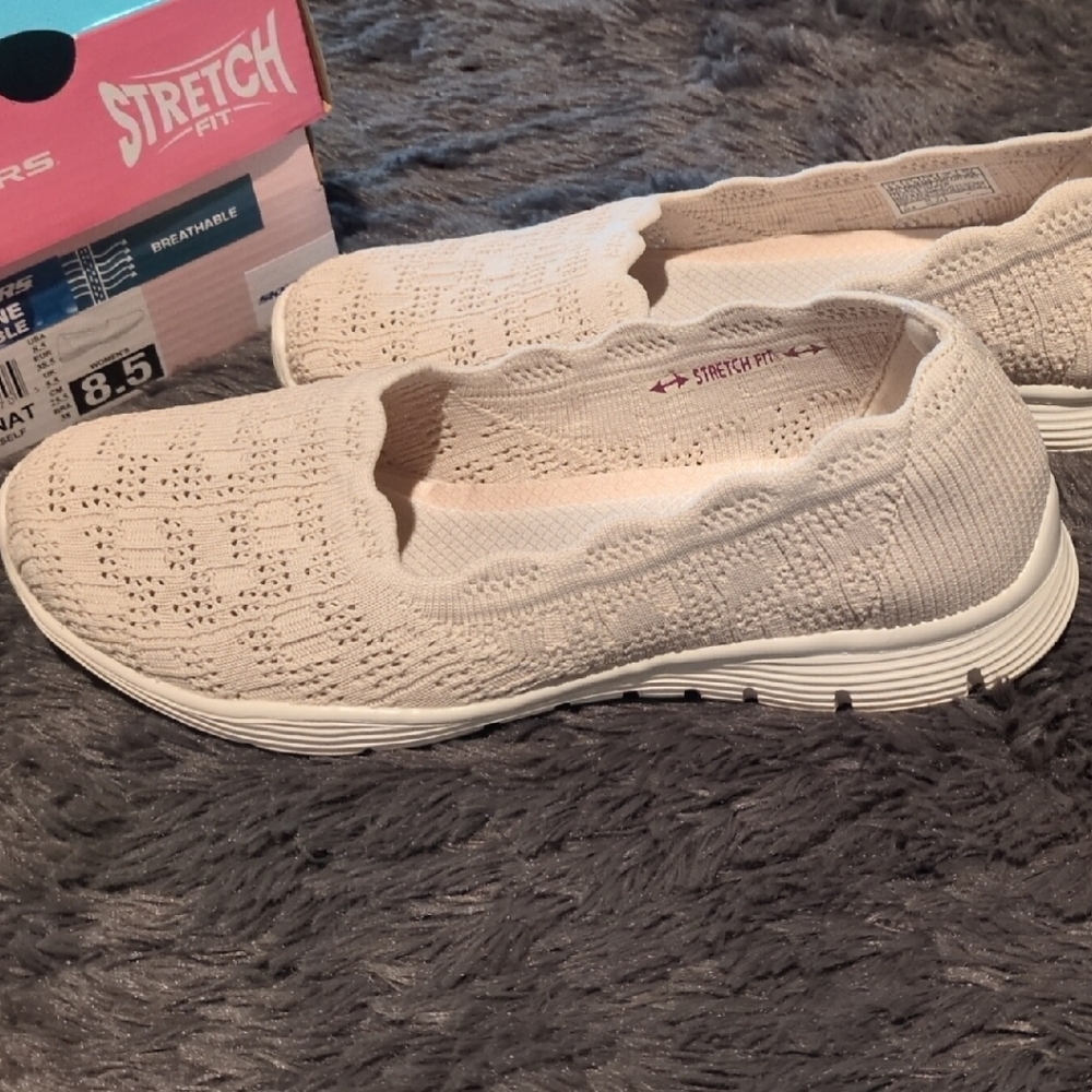 Skechers Seager Scallop Slip-On Sneaker Size 8.5